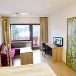 ホテル Berghoteltirol ユングホルツ