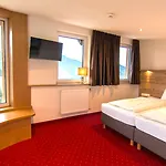 ホテル Berghoteltirol ユングホルツ